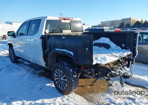 2022 GMC Sierra 1500 4Wd Short Box At4 z USA, uszkodzony, nr VIN 1GTUUEET0NZ566488
